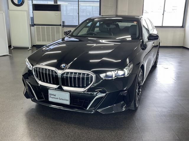 ５シリーズ ５２５Ｌｉ　エクスクルーシブ　Ｍスポーツ　ワンオーナー車　ブラックレザーシート　純正ナビゲーション　ＥＴＣ　地デジチューナー　アクティブクルーズコントロール　フロント・リアコーナーセンサー（5枚目）