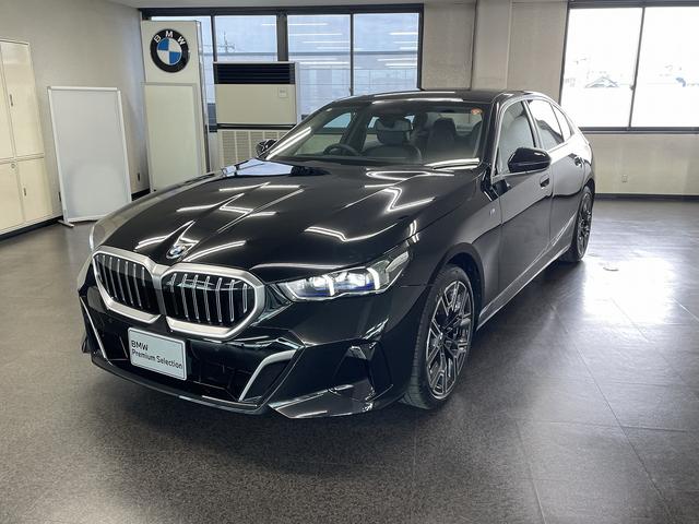 ５シリーズ ５２５Ｌｉ　エクスクルーシブ　Ｍスポーツ　ワンオーナー車　ブラックレザーシート　純正ナビゲーション　ＥＴＣ　地デジチューナー　アクティブクルーズコントロール　フロント・リアコーナーセンサー（6枚目）