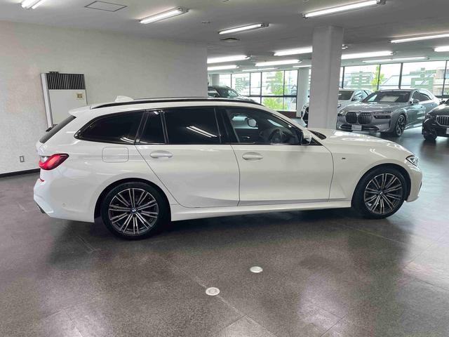 ３シリーズ ３１８ｉツーリング　Ｍスポーツ　ワンオーナー車　コンフォートパッケージ　１８インチ　ＴＶチューナー　電動トランクゲート　アラウンドビューモニター　シートヒーター（14枚目）