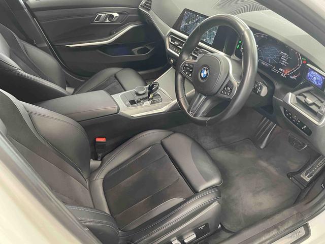３シリーズ ３１８ｉツーリング　Ｍスポーツ　ワンオーナー車　コンフォートパッケージ　１８インチ　ＴＶチューナー　電動トランクゲート　アラウンドビューモニター　シートヒーター（33枚目）