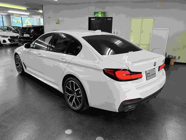 ５シリーズ ５２３ｉ　Ｍスポーツ　ワンオーナー車　コニャックレザーシート　純正ナビゲーション　ＥＴＣ　地デジチューナー　フロント・リアコーナーセンサー　アクティブクルーズコントロール（8枚目）