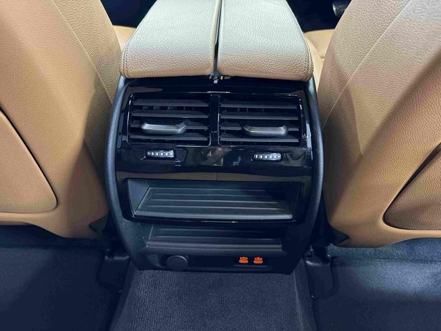 ５シリーズ ５２３ｉ　Ｍスポーツ　ワンオーナー車　コニャックレザーシート　純正ナビゲーション　ＥＴＣ　地デジチューナー　フロント・リアコーナーセンサー　アクティブクルーズコントロール（29枚目）