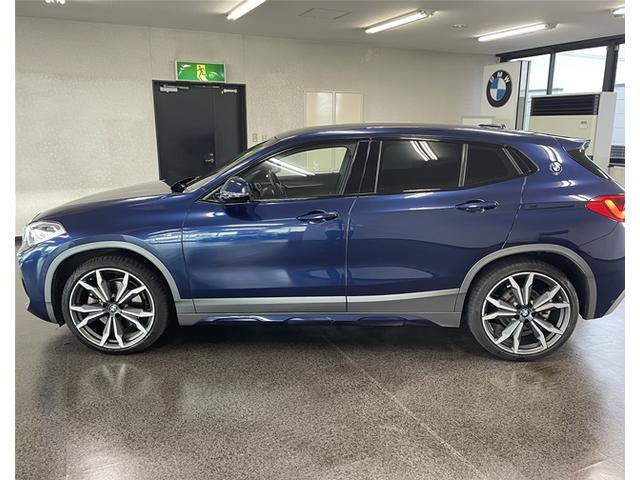 Ｘ２ ｘＤｒｉｖｅ　２０ｉ　ＭスポーツＸ　１オーナー禁煙車　デビューパッケージ　モカレザーシート　シートヒーター　純正ナビケーション　バックカメラ　コーナーセンサー　電動トランクゲート　ＥＴＣ（7枚目）