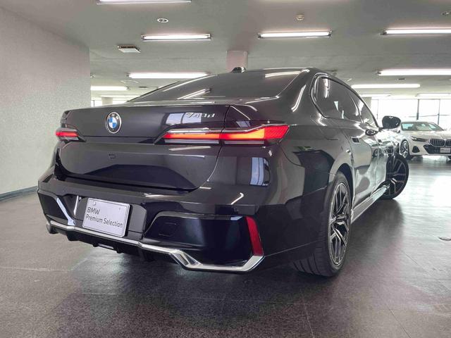 ７シリーズ ７４０ｄ　ｘＤｒｉｖｅ　Ｍスポーツ　元デモカー　ブラックレザー　Ｂｏｗｅｒｓ　＆　Ｗｉｌｋｉｎｓ　アイコニックグロー　アラウンドビューモニター　電動トランクゲート（2枚目）