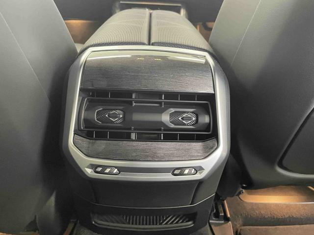 ７シリーズ ７４０ｄ　ｘＤｒｉｖｅ　Ｍスポーツ　元デモカー　ブラックレザー　Ｂｏｗｅｒｓ　＆　Ｗｉｌｋｉｎｓ　アイコニックグロー　アラウンドビューモニター　電動トランクゲート（39枚目）