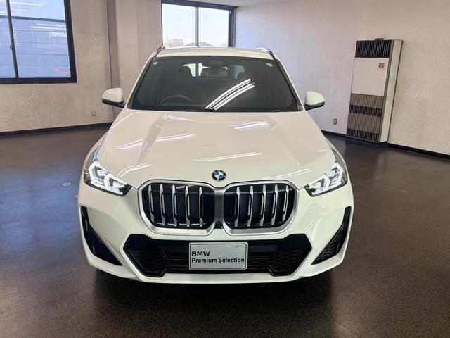 X1 xDrive 20d Mスポーツ 弊社元デモカー ヴェガンザレザー カーブドディスプレイ アラウンドビューモニター 電動トランクゲート シートヒーター 電動シート(3枚目)