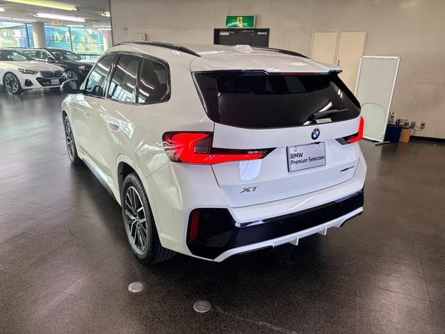 X1 xDrive 20d Mスポーツ 弊社元デモカー ヴェガンザレザー カーブドディスプレイ アラウンドビューモニター 電動トランクゲート シートヒーター 電動シート(9枚目)