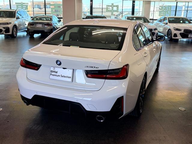 3シリーズ 330e Mスポーツ 弊社デモカー ブラックレザーシート 純正ナビゲーション ETC フロント・リアコーナーセンサー アクティブクルーズコントロール アラウンドビューモニター(12枚目)