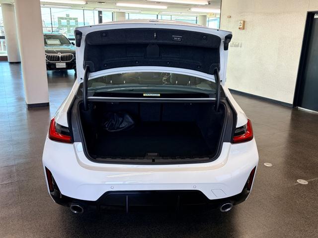 3シリーズ 330e Mスポーツ 弊社デモカー ブラックレザーシート 純正ナビゲーション ETC フロント・リアコーナーセンサー アクティブクルーズコントロール アラウンドビューモニター(21枚目)