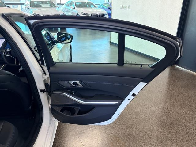 3シリーズ 330e Mスポーツ 弊社デモカー ブラックレザーシート 純正ナビゲーション ETC フロント・リアコーナーセンサー アクティブクルーズコントロール アラウンドビューモニター(28枚目)