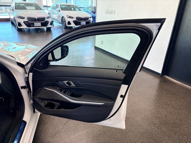 3シリーズ 330e Mスポーツ 弊社デモカー ブラックレザーシート 純正ナビゲーション ETC フロント・リアコーナーセンサー アクティブクルーズコントロール アラウンドビューモニター(32枚目)