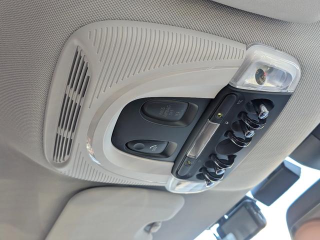 ＭＩＮＩ クーパーＤクロスオーバープレミアム＋Ｐクラシクトリム　モルトブラウンレザー　純正ナビ＋ＣＡＲＰＬＡＹ付（18枚目）