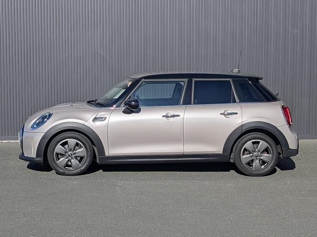 ＭＩＮＩ クーパー　クラシック・トリム　アップルカープレイ付き（4枚目）