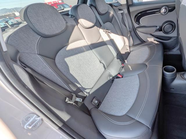 ＭＩＮＩ クーパー　クラシック・トリム　アップルカープレイ付き（12枚目）