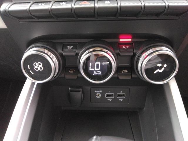 ルーテシア E-テックハイブリッド 0-170km/h対応追従クルコン レーンセンタリングアシスト 先進安全機能 Apple/Androidディスプレイオーディオ Rカメラ 前後ソナー ステアリングヒーター 17AW(19枚目)