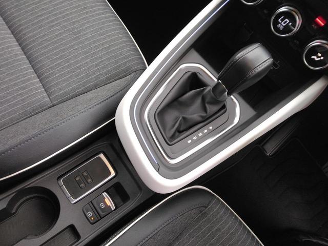 ルーテシア E-テックハイブリッド 0-170km/h対応追従クルコン レーンセンタリングアシスト 先進安全機能 Apple/Androidディスプレイオーディオ Rカメラ 前後ソナー ステアリングヒーター 17AW(20枚目)