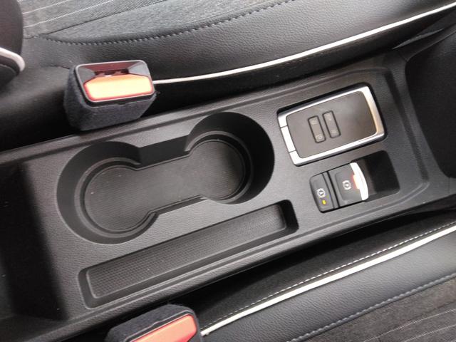 ルーテシア E-テックハイブリッド 0-170km/h対応追従クルコン レーンセンタリングアシスト 先進安全機能 Apple/Androidディスプレイオーディオ Rカメラ 前後ソナー ステアリングヒーター 17AW(21枚目)