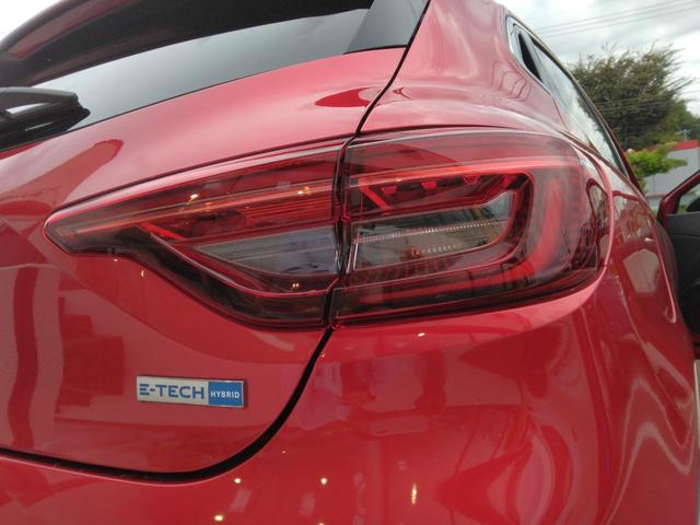 ルーテシア E-テックハイブリッド 0-170km/h対応追従クルコン レーンセンタリングアシスト 先進安全機能 Apple/Androidディスプレイオーディオ Rカメラ 前後ソナー ステアリングヒーター 17AW(33枚目)