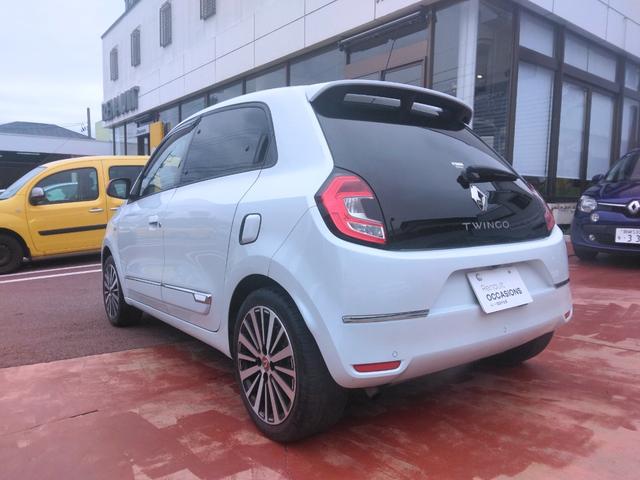 トゥインゴ ルコックスポルティフ　１５０台限定車　コーナリングランプ機能付フォグランプ　専用１６インチＡＷ　シートヒーター　バックカメラ　ディスプレイオーディオ　Ｂｌｕｅｔｏｏｔｈ　ＥＴＣ　ドライブレコーダー　専用キッキングプレート（8枚目）