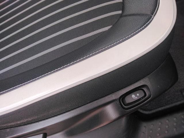 トゥインゴ サンドレ 限定車 16AW ハーフレザーシート シートヒーター Apple/Androidディスプレイオーディオ バックカメラ バックソナー 同色サイドモール(17枚目)