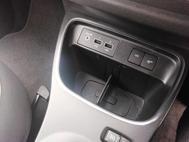 トゥインゴ サンドレ 限定車 16AW ハーフレザーシート シートヒーター Apple/Androidディスプレイオーディオ バックカメラ バックソナー 同色サイドモール(23枚目)