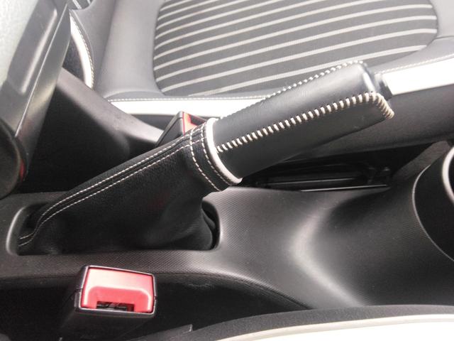 トゥインゴ サンドレ 限定車 16AW ハーフレザーシート シートヒーター Apple/Androidディスプレイオーディオ バックカメラ バックソナー 同色サイドモール(25枚目)