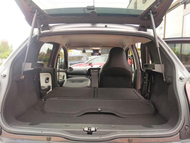 トゥインゴ サンドレ 限定車 16AW ハーフレザーシート シートヒーター Apple/Androidディスプレイオーディオ バックカメラ バックソナー 同色サイドモール(30枚目)