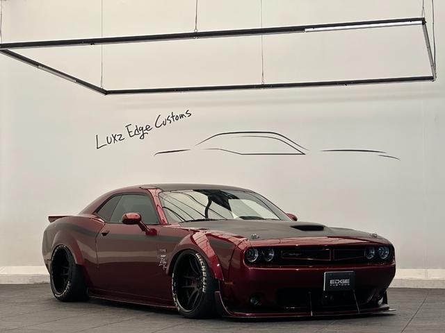 ダッジ・チャレンジャー Ｔ／Ａ３９２　ＥＤＧＥ　ＣＵＳＴＯＭＳ　ＲーＬＩＮＥ／ＷＯＲＫ２０インチアルミ／ａｉｒ　ｆｏｒｃｅ／専用アルカンタラコンビレザーシート／ＡＬＰＩＮＥサウンド／ＡｐｐｌｅＣａｒＰｌａｙ／ＡｎｄｒｏｉｄＡｕｔｏ（2枚目）