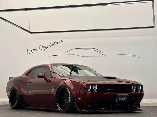 ダッジ・チャレンジャー Ｔ／Ａ３９２　ＥＤＧＥ　ＣＵＳＴＯＭＳ　ＲーＬＩＮＥ／ＷＯＲＫ２０インチアルミ／ａｉｒ　ｆｏｒｃｅ／専用アルカンタラコンビレザーシート／ＡＬＰＩＮＥサウンド／ＡｐｐｌｅＣａｒＰｌａｙ／ＡｎｄｒｏｉｄＡｕｔｏ（4枚目）