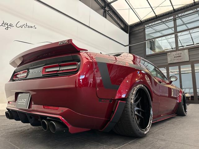 ダッジ・チャレンジャー Ｔ／Ａ３９２　ＥＤＧＥ　ＣＵＳＴＯＭＳ　ＲーＬＩＮＥ／ＷＯＲＫ２０インチアルミ／ａｉｒ　ｆｏｒｃｅ／専用アルカンタラコンビレザーシート／ＡＬＰＩＮＥサウンド／ＡｐｐｌｅＣａｒＰｌａｙ／ＡｎｄｒｏｉｄＡｕｔｏ（19枚目）