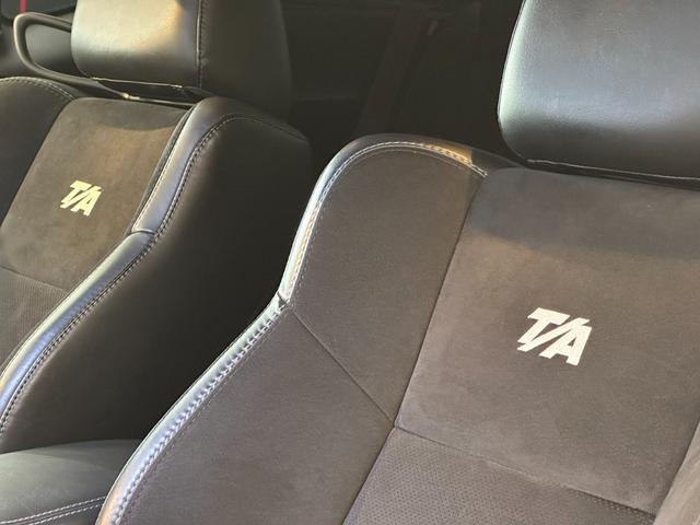ダッジ・チャレンジャー Ｔ／Ａ３９２　ＥＤＧＥ　ＣＵＳＴＯＭＳ　ＲーＬＩＮＥ／ＷＯＲＫ２０インチアルミ／ａｉｒ　ｆｏｒｃｅ／専用アルカンタラコンビレザーシート／ＡＬＰＩＮＥサウンド／ＡｐｐｌｅＣａｒＰｌａｙ／ＡｎｄｒｏｉｄＡｕｔｏ（27枚目）