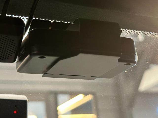 ダッジ・チャレンジャー Ｔ／Ａ３９２　ＥＤＧＥ　ＣＵＳＴＯＭＳ　ＲーＬＩＮＥ／ＷＯＲＫ２０インチアルミ／ａｉｒ　ｆｏｒｃｅ／専用アルカンタラコンビレザーシート／ＡＬＰＩＮＥサウンド／ＡｐｐｌｅＣａｒＰｌａｙ／ＡｎｄｒｏｉｄＡｕｔｏ（33枚目）