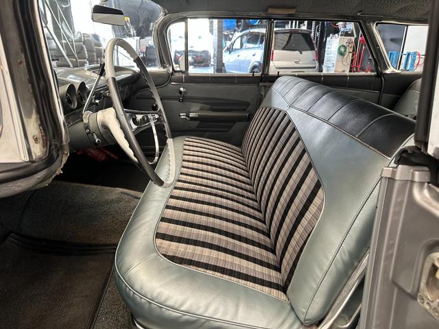 シボレーインパラ 1959y ワイヤーホイール ホワイトリボンタイヤ コラムAT フロントベンチシート(34枚目)