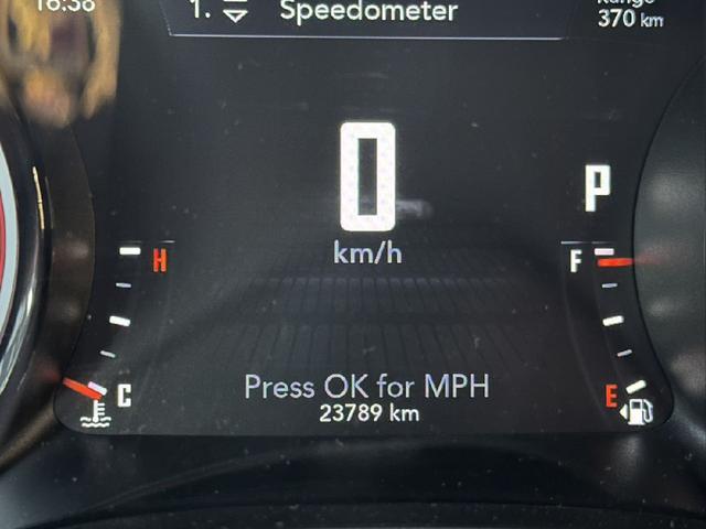 ダッジ・チャレンジャー Ｒ／Ｔ　サンルーフ　アルカンタラコンビレザーシート　シートヒーター／ベンチレーション　ｂｒｅｍｂｏレッドキャリパー　ＭＯＰＥＲボンネットピン　ステアリングヒーター（10枚目）