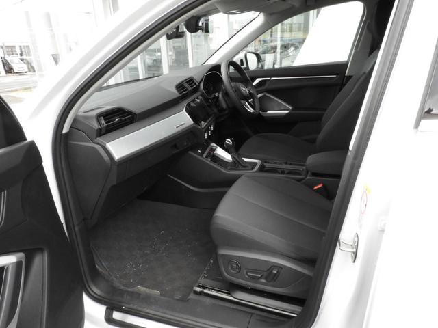 Ｑ３ ３５ＴＦＳＩアドバンスド　アウディ認定中古車保証　コンビニエンス＆アシスタンスパッケージ　ＭＭＩナビゲーション　サラウンドビューカメラ　ＬＥＤリヤコンビネーションライト　／　ダイナミックインディケーター（10枚目）