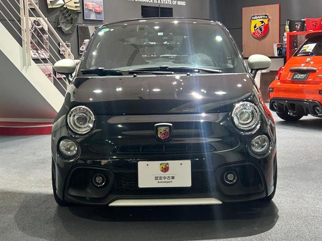 アバルト６９５ エッセエッセ ベースグレード　１００台限定車　左ハンドル　マニュアル　ドラレコ　ＥＴＣ（3枚目）