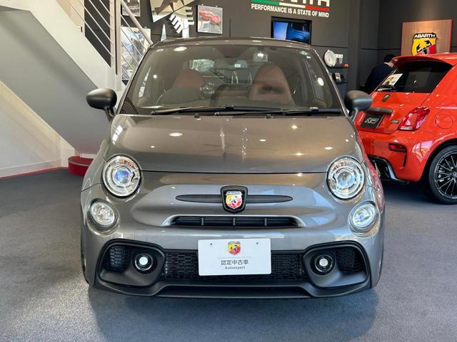 アバルト595 コンペティツィオーネ 禁煙車/認定中古車保証/ETC/ドライブレコーダー/バックカメラ/ディーラー整備(3枚目)
