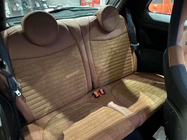 アバルト５９５ コンペティツィオーネ　認定中古車保証／禁煙車／ＥＴＣ（12枚目）