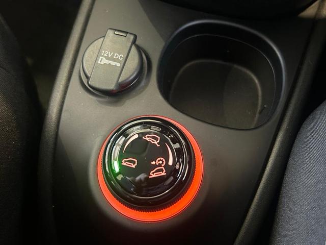 パンダ クロス　４×４　Ｄ車　最終モデル　禁煙　新車保証継承（12枚目）