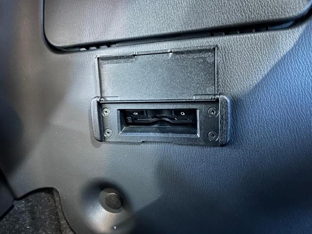 アバルト１２４ スパイダー ベースグレード　右ハンドルＭＴ　レコモン　ワンオーナー　認定中古車保証　禁煙車（9枚目）