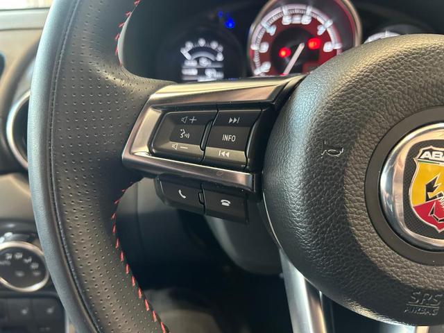 アバルト１２４ スパイダー ベースグレード　右ハンドルＭＴ　レコモン　ワンオーナー　認定中古車保証　禁煙車（13枚目）