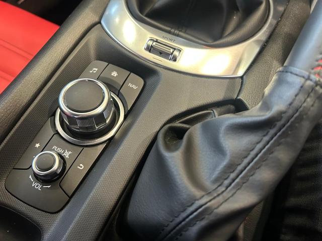 アバルト１２４ スパイダー ベースグレード　右ハンドルＭＴ　レコモン　ワンオーナー　認定中古車保証　禁煙車（20枚目）