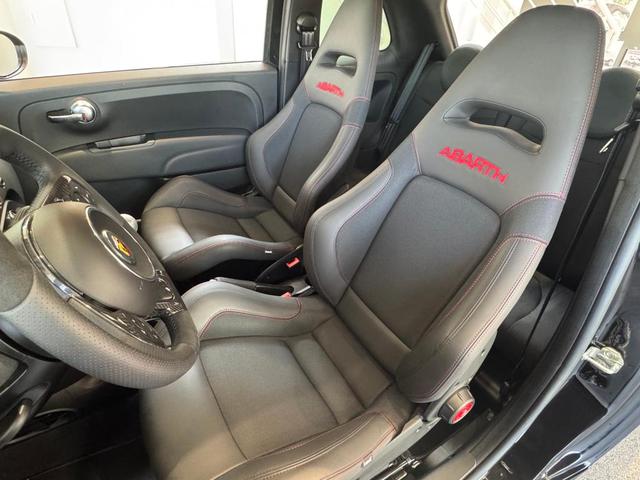 アバルト695 コンペティツィオーネ(2枚目)