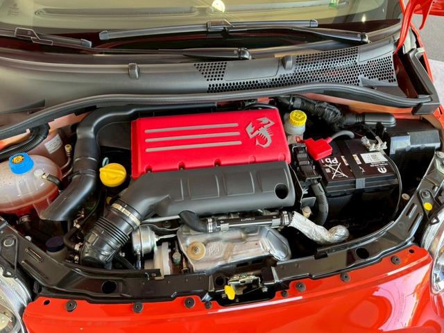 アバルト695 コンペティツィオーネ 新車保証継承 ワンオーナー ディーラー整備 AppleCarPlay ブレンボキャリパー(32枚目)