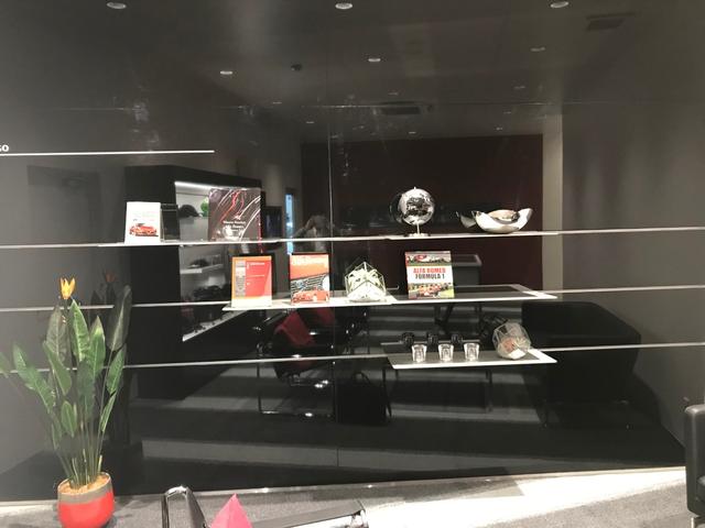 �e�탁�[�J�[�u�����h�O�b�Y�̔�