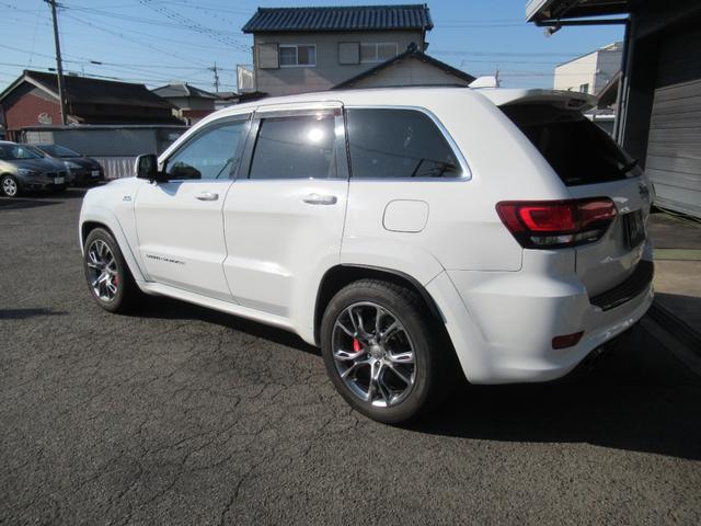 ジープ・グランドチェロキー SRT8 サンルーフレザーシート純正ナビ地デジBカメラETCヒッチネンバー(8枚目)