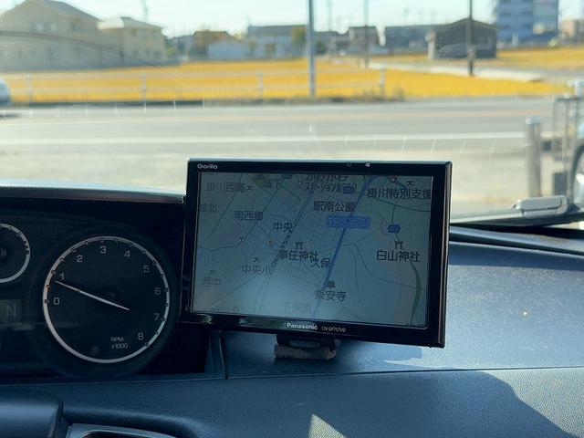 イプシロン ベースグレード　新車並行輸入車　ランチア　イプシロン　ＰＬＡＴＩＮＡ　５速ＡＴ　ガラスサンルーフ　ハーフレザーシート　純正１６インチアルミホイール　社外ナビ　フロントドライブレコーダー　バックカメラ（10枚目）