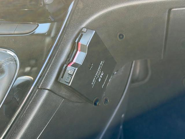 イプシロン ベースグレード　新車並行輸入車　ランチア　イプシロン　ＰＬＡＴＩＮＡ　５速ＡＴ　ガラスサンルーフ　ハーフレザーシート　純正１６インチアルミホイール　社外ナビ　フロントドライブレコーダー　バックカメラ（21枚目）