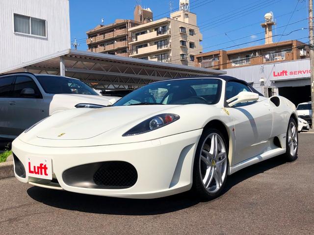 Ｆ４３０スパイダー Ｆ１　バックカメラ　バイキセノン　１９インチアルミ　レッドキャリパー　ネイビーブルーソフトトップ　ウインドディフレクター　カラードロールバー　レザーダッシュボード　ネイビーブルーレザーシート　レッドメーター（3枚目）