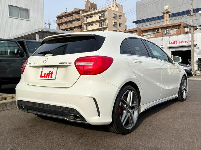 Ａ４５　ＡＭＧ　４マチック　セーフティパッケージ　バリューパッケージ　強化ブレーキ　１８ＡＭＧアルミ　Ａ４５ＡＭＧステアリング　パフォーマンスエグゾースト　ＡＭＧスポーツステアリング　ＡＭＧドライブユニット(2枚目)